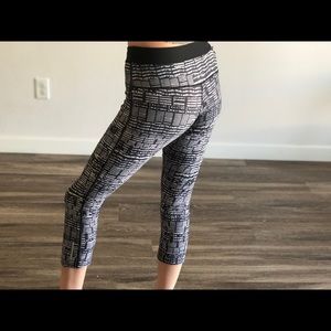 Nike 3/4 length activewear pant